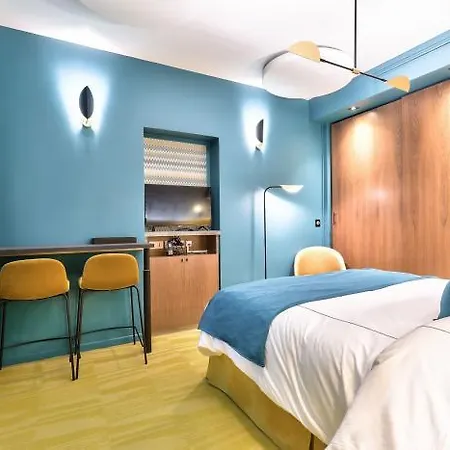 Aparthotel 33 Marbeuf 4*