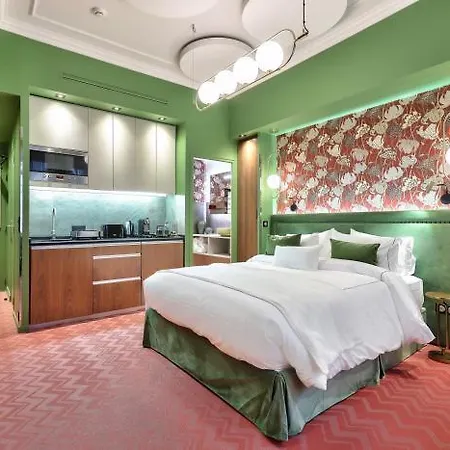 33 Marbeuf 4* Paris