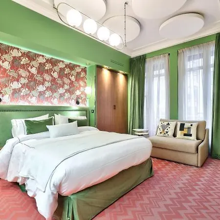 Aparthotel 33 Marbeuf 4*