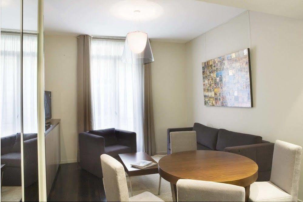 33 Marbeuf Aparthotel Parigi