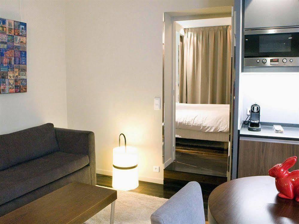 33 Marbeuf Parigi