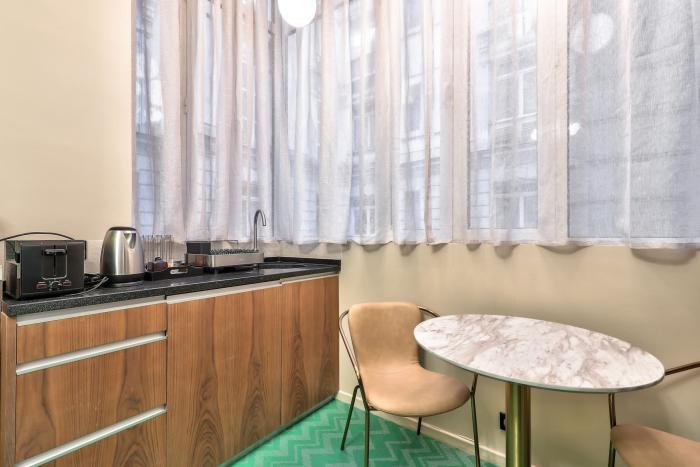 Aparthotel 33 Marbeuf 4*